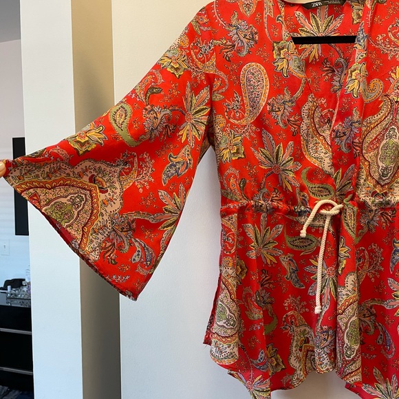 Zara Pattern Top with Drawstring Waist - Picture 2 of 5